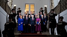 Nemáme prezidentský systém, hájí politici vládní koalce to, �e by se podle nich prezient Petr Pavel nem�l ú�astnit summitu NATO v Anka�e.