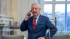 Redukci míst na ministerstvech a dal�ích ú�adech, takzvanou systemizaci,...