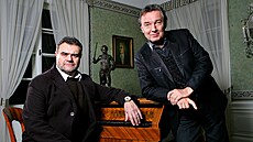 P�ed Vánocemi v roce 2005 se u spole�ného rozhovoru se�li Karel Gott a Karel...