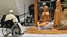 P�ímo ve Vatikánu. Bývalý pape� Franti�ek loni v prosinci v hale Pavla VI. p�ed...