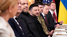 Snímky ze setkání prezident� Donalda Trumpa a Volodymyra Zelenského v Palm...