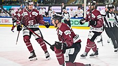 Spar�anský kapitán Filip Chlapík slaví trefu proti Kanad�.