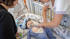 Chlape�ek Oliver na odd�lení v ostravské fakultní nemocnici. (23. prosince 2025)