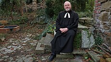 Fará� Pavel Jano�ík p�sobí ve Vítkov� na Opavsku, ale je také kaplanem...