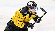 Litvínovský Matú� Suke� b�hem utkání proti Spart�