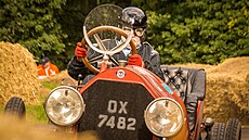 Bezpe�nostní orgány �ádají, aby �ofér jezdil opatrn�, neohro�oval chodc� ani...