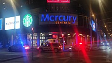 Policisté zasahovali v obchodním dom� Mercury v �eských Bud�jovicích. (26....