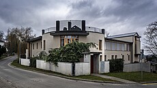 �kola má sídlit v rodinném dom� v Sedlo�ovské ulici, který je ve vlastnictví...