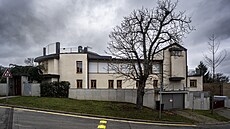 �kola má sídlit v rodinném dom� v Sedlo�ovské ulici, který je ve vlastnictví...