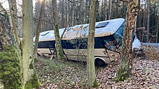 Opilý a zdrogovaný mu� ukradl autobus a havaroval s ním na silnici mezi Plzní a...