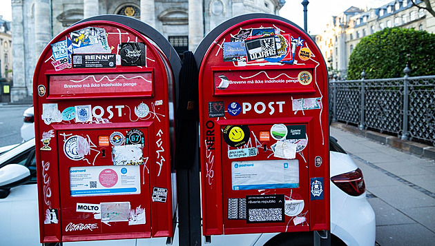 Dánská pošta skončila s posíláním dopisů, z ulic mizí poslední schránky