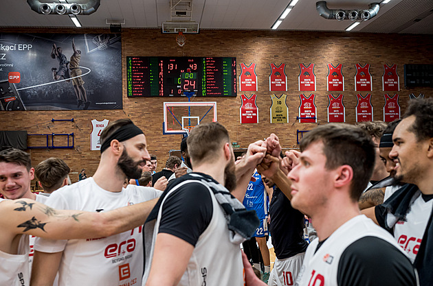 Nymbur�t� basketbalist� slav� v�hru 131:43 nad Olomouckem.