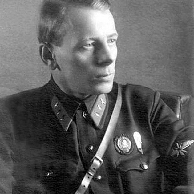 Hliněné pumy či shazování tanků. Ani největší ruský vynálezce neunikl NKVD