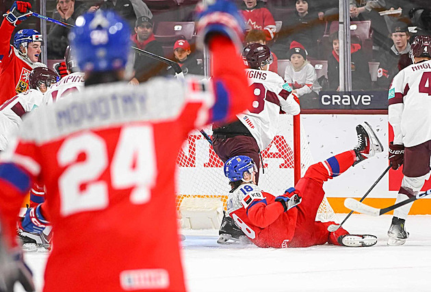 Česko - Lotyšsko 4:2. Junioři se v závěru báli o výhru, na soupeře v play off čekají