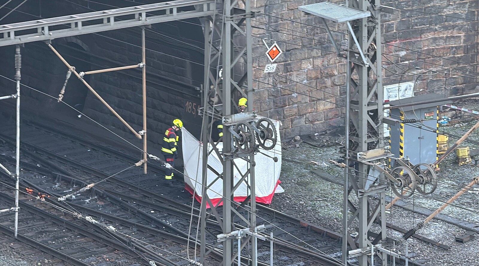 Na Masarykově nádraží v Praze srazil vlak člověka, provoz obnoven po jedné koleji