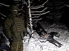 Rusové ukazují sest�elený dron jako d�kaz útoku na Putinovu rezidenci