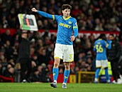 Ladislav Krej�í slaví sv�j gól na h�i�ti Manchesteru United.