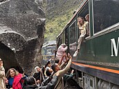 Srá�ku vlak� u Machu Picchu nep�e�il jeden ze strojvedoucích, více ne� 30 lidí...