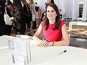 Tatiana Schlossbergová podepisuje svou knihu v San Franciscu. (16. listopadu...