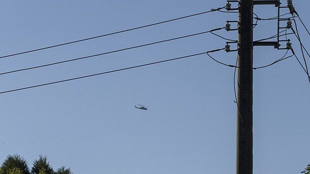 Pohled na tchajwansk� vojensk� vrtuln�k let�c� na obloze nad Taichungem na z�pad� Tchaj-wanu (30. prosince 2025)