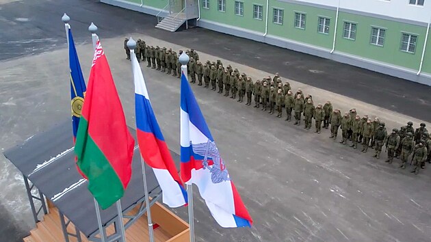 V B�lorusku se uskute�nil slavnostn� ceremoni�l zah�jen� bojov� slu�by jednotky vybaven� mobiln�m pozemn�m raketov�m komplexem Ore�nik. (30. prosince 2025)