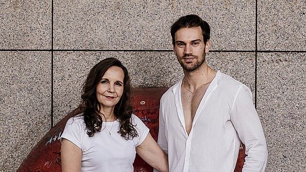 Mu� roku 2025 Ji�� Vesel� a jeho maminka Martina Vesel�