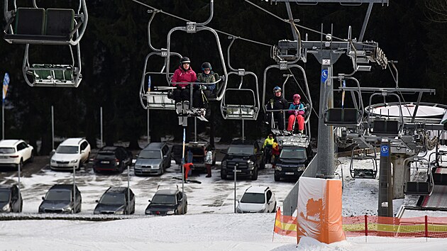 Ly�a�sk� are�ly v Beskydech po ochlazen� zah�juj� sezonu. Na sn�mku Ski Park Gru� ve Star�ch Hamrech. (29. prosince 2025)