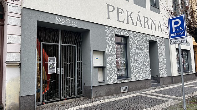 Pr�chod k Centru Kosatec ve Sladkovsk�ho ulici v Pardubic�ch. (30. prosince 2025)