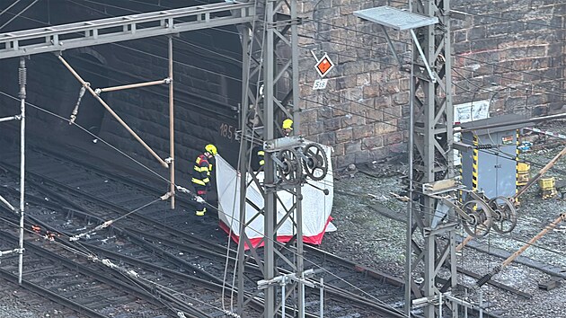 Na v�jezdu z hlavn�ho n�dra�� v Praze byl v koleji�ti nalezen mrtv� cizinec. (30. prosince 2025)