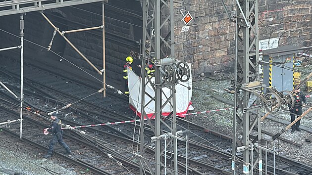 Na v�jezdu z hlavn�ho n�dra�� v Praze byl v koleji�ti nalezen mrtv� cizinec. (30. prosince 2025)