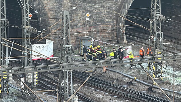 Na v�jezdu z hlavn�ho n�dra�� v Praze byl v koleji�ti nalezen mrtv� cizinec. (30. prosince 2025)