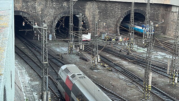 Na v�jezdu z hlavn�ho n�dra�� v Praze byl v koleji�ti nalezen mrtv� cizinec. (30. prosince 2025)
