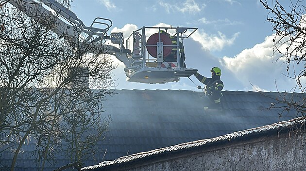 Po��r gar�e v obci Krpy na Mladoboleslavsku. (30. prosince 2025)