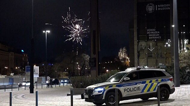 Praha se chystá na silvestrovské oslavy, v ulicích jsou tisíce policist�