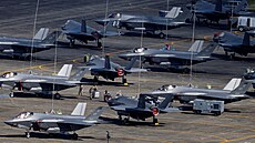 Americké letouny F-35 Lightning II na vojenské základn� na Portoriku (30...