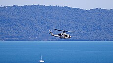 Americký vrtulník nad vojenskou základnou na Portoriku (30. prosince 2025)