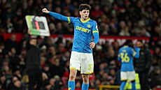 Ladislav Krej�í slaví sv�j gól na h�i�ti Manchesteru United.