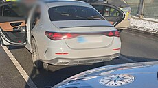 Policisté vypátrali a zastavili dvojici aut po hromadné bitce v brn�nských...