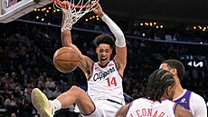 Yanic Konan Niederhäuser z Los Angeles Clippers sme�uje.
