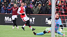 Momentka ze silvestrovského pra�ského derby.