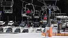 Ly�a�ské areály v Beskydech po ochlazení zahájují sezonu. Na snímku Ski Park...