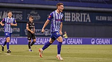 Fabijan Krivak slaví gól v dresu Lokomotivy Záh�eb, odkud mí�í do Sigmy Olomouc.