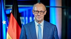 N�mecký kanclé� Friedrich Merz b�hem natá�ení novoro�ního projevu (19. prosince...