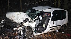 Vá�ná nehoda dvou osobních aut na silnici I/14 u Trutnova (29. prosince 2025)