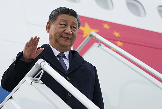 �ínský prezident Si �in-pching p�i p�íletu do Kazan� na summit BRICS (22. �íjna...