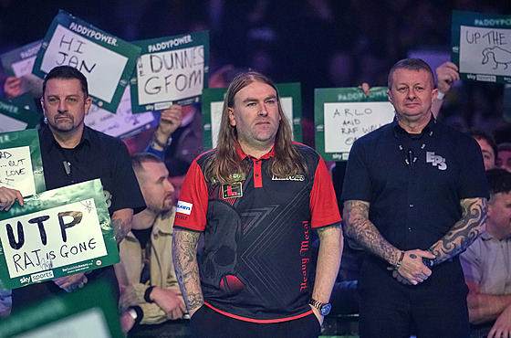 Ryan Searle p�ed semifinále mistrovství sv�ta v �ipkách.