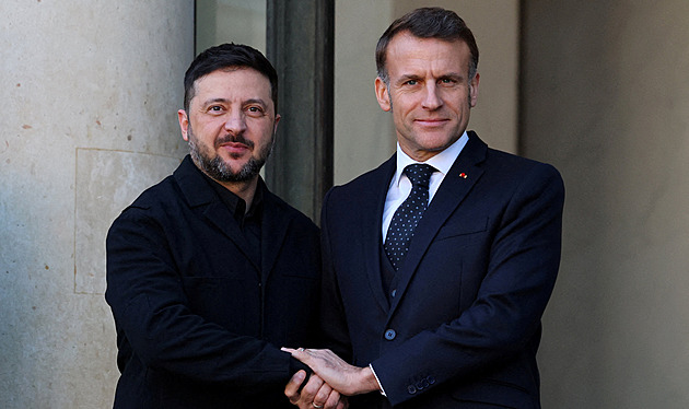 Ukrajina má dvě třetiny zpravodajských informací od Francie, překvapil Macron
