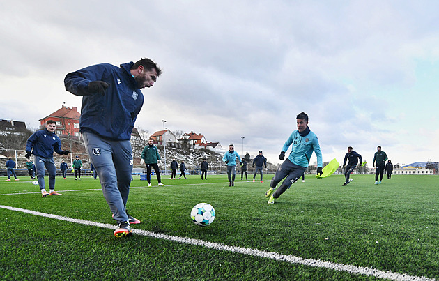Fully, další klenot Slavie na cestě do Teplic. Skláři loví ještě dvě posily