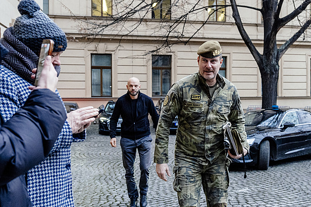 Ministerstvo obrany nedoporučilo Řehkovi účast v Otázkách Václava Moravce
