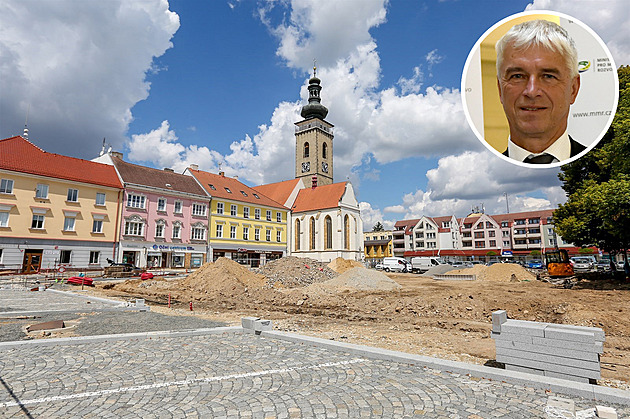 Sob�slavsk� n�m�st� Republiky proch�zelo v roce 2018 rekonstrukc�.